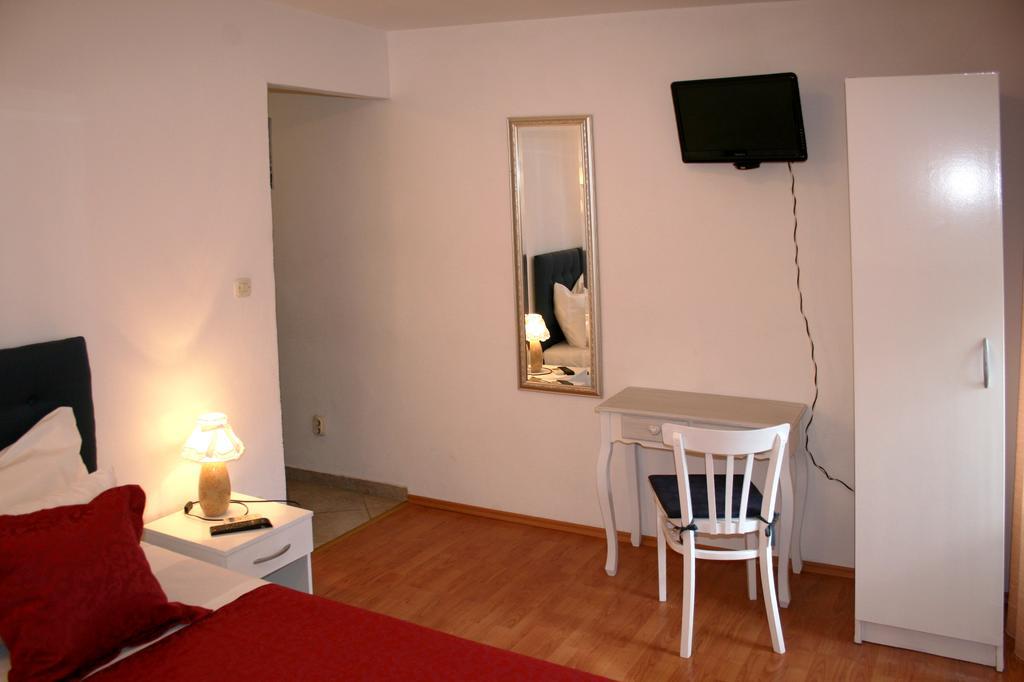 Rooms And Apartments Emily Split Exterior foto