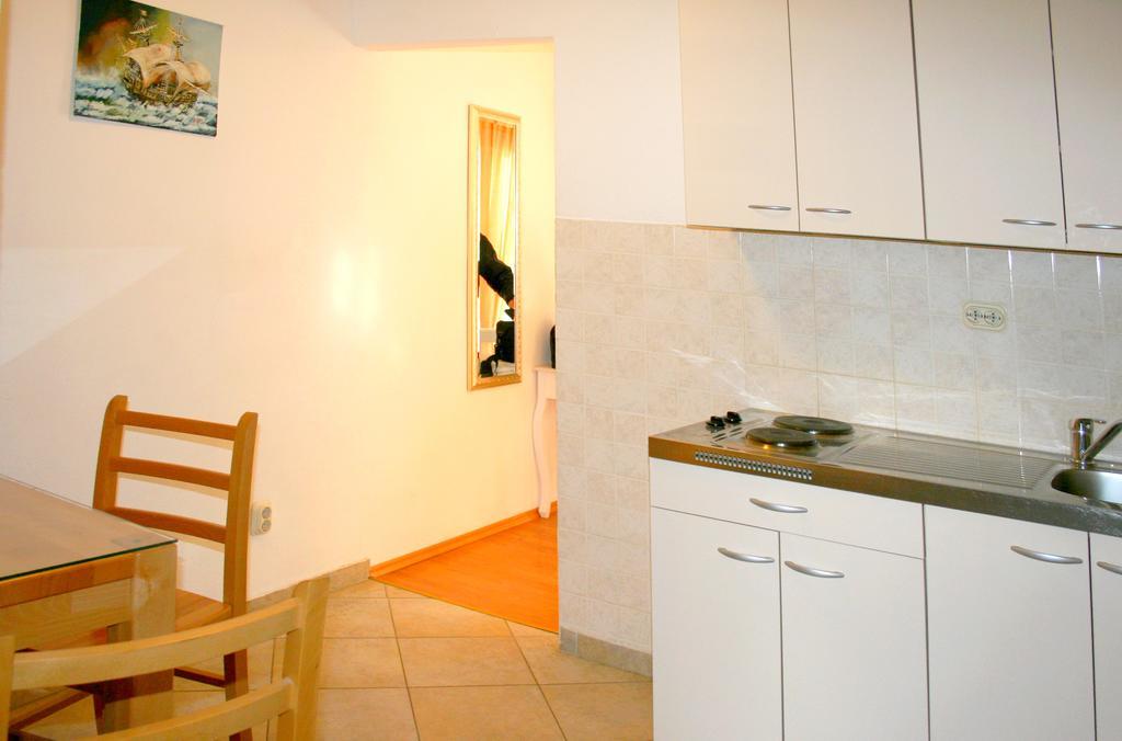 Rooms And Apartments Emily Split Exterior foto